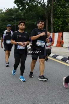 Runner Photo 4304369
