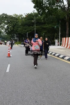 Runner Photo 4304376
