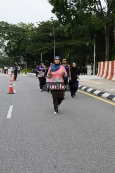 Runner Photo 4304377