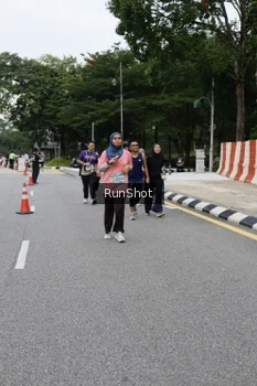 Runner Photo 4304378