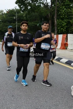 Runner Photo 4304380