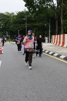 Runner Photo 4304385