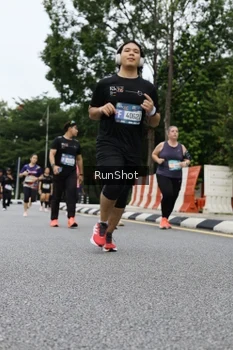 Runner Photo 4304389