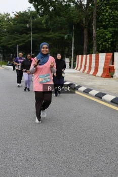 Runner Photo 4304391