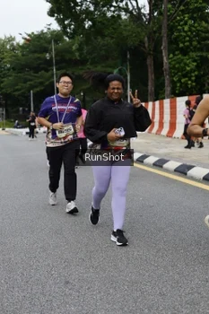 Runner Photo 4304392