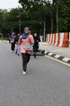 Runner Photo 4304397