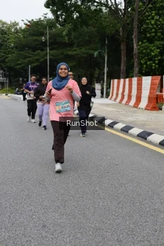Runner Photo 4304398