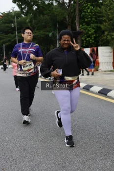 Runner Photo 4304399