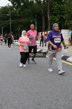 Runner Photo 4304404
