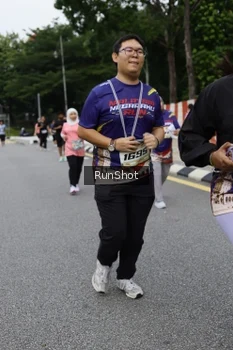 Runner Photo 4304406