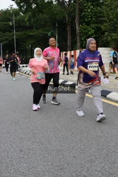 Runner Photo 4304408