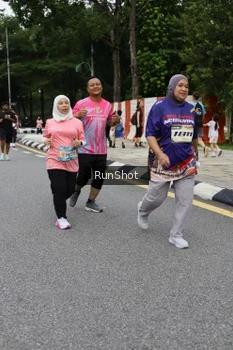 Runner Photo 4304411