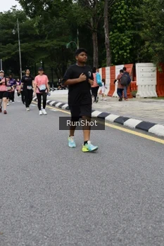 Runner Photo 4304418