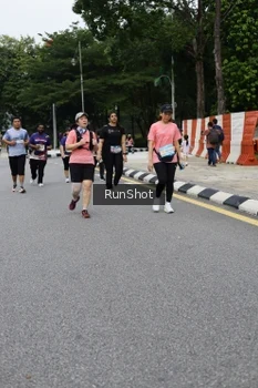 Runner Photo 4304428