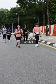 Runner Photo 4304435