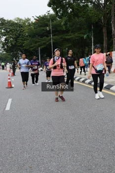 Runner Photo 4304436