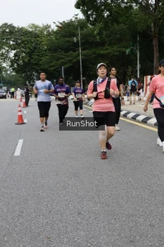 Runner Photo 4304443