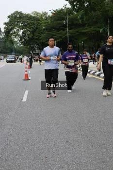 Runner Photo 4304446