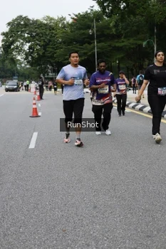 Runner Photo 4304451
