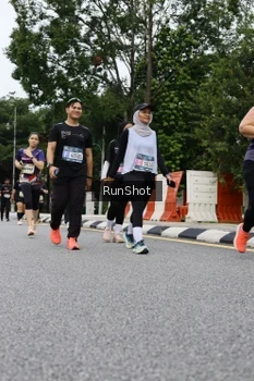Runner Photo 4304452
