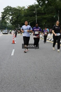 Runner Photo 4304453