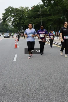 Runner Photo 4304454