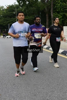 Runner Photo 4304459
