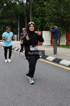 Runner Photo 4304460