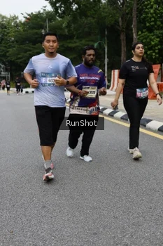 Runner Photo 4304464