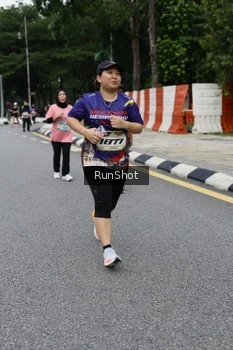 Runner Photo 4304470