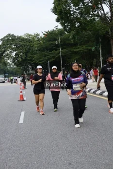 Runner Photo 4304473