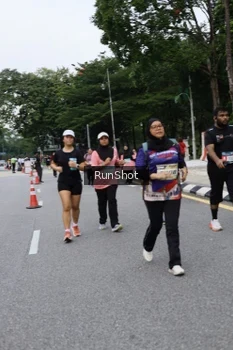 Runner Photo 4304474