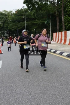 Runner Photo 4304485