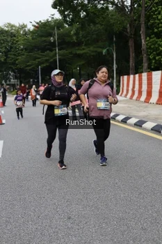 Runner Photo 4304486