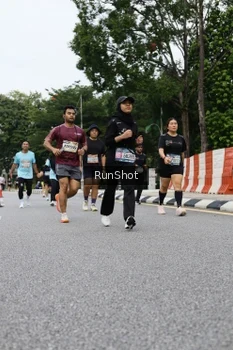 Runner Photo 4304496