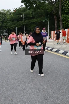 Runner Photo 4304504