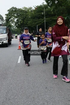 Runner Photo 4304530