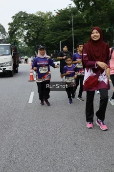 Runner Photo 4304535