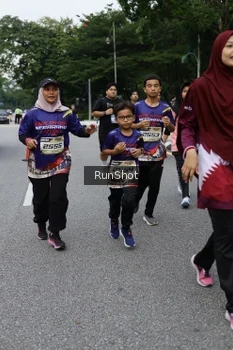 Runner Photo 4304539