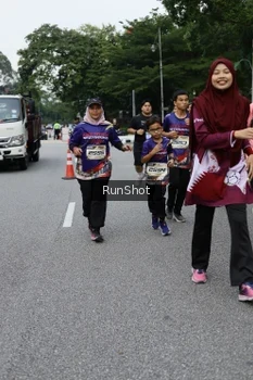 Runner Photo 4304545