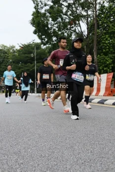 Runner Photo 4304564