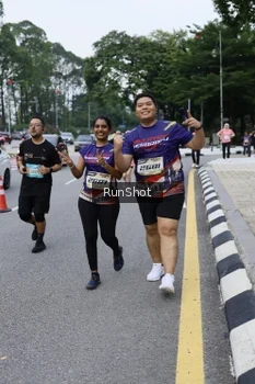 Runner Photo 4304573