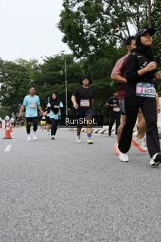 Runner Photo 4304576