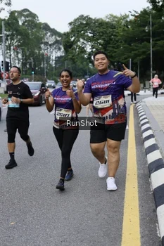 Runner Photo 4304579