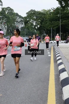 Runner Photo 4304586