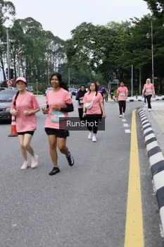 Runner Photo 4304591