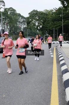 Runner Photo 4304592