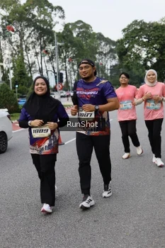 Runner Photo 4304597