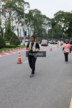 Runner Photo 4304604