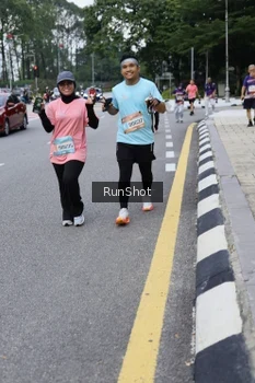 Runner Photo 4304606